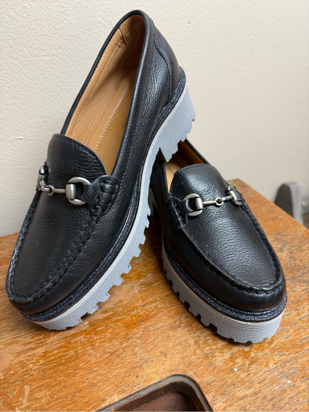 Johnston & Murphy Emmalynn Bit Black Leather Lug Loafers 7.5 NWOT